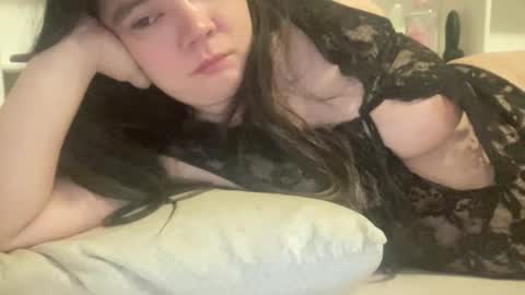 Snapshot of oxovickyoxo chatting on February 9, 4:38 am oxovickyoxo online show from February 9, 4:38 am