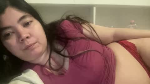 Snapshot of oxovickyoxo chatting on February 19, 1:34 am oxovickyoxo online show from February 19, 1:34 am