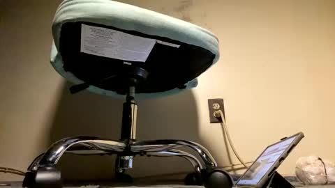 Snapshot of oyeblancki chatting on January 3, 10:31 am CoCreatorBlancki online show from January 3, 10:31 am