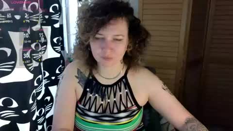Snapshot of ozalin chatting on July 1, 8:27 am ozalin online show from July 1, 8:27 am