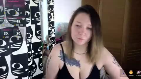 Snapshot of ozalin chatting on July 16, 10:10 am ozalin online show from July 16, 10:10 am