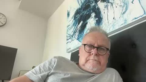 ozhairybearxxxx online show from November 9, 2:21 am