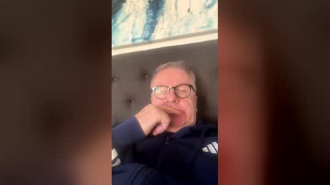 ozhairybearxxxx online show from May 7, 6:52 am