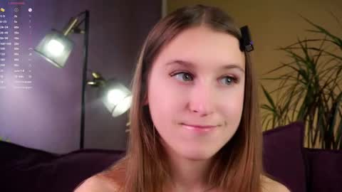 Snapshot of oziecarmona chatting on September 22, 1:07 am Caroline or just Lina online show from September 22, 1:07 am