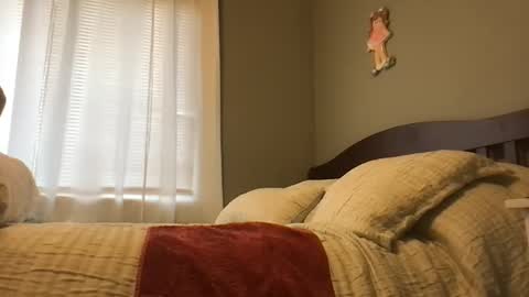 Snapshot of ozzie322516 chatting on February 27, 10:10 pm ozzie322516 online show from February 27, 10:10 pm