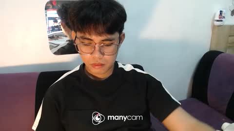 Snapshot of p1noytwink_ chatting on December 18, 10:21 am Terrence online show from December 18, 10:21 am