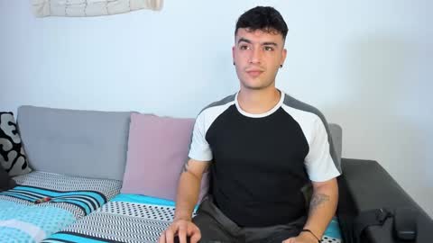 Snapshot of p_jhon chatting on September 14, 7:57 pm P online show from September 14, 7:57 pm