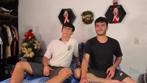 Snapshot of p_jhon chatting on November 25, 4:56 am P online show from November 25, 4:56 am