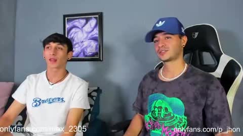 Snapshot of p_jhon chatting on June 20, 4:48 am P online show from June 20, 4:48 am