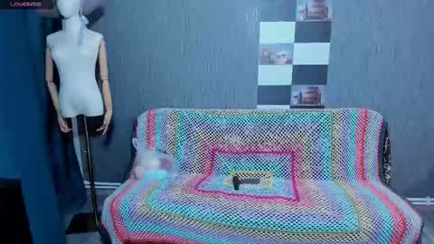 Ella online show from October 13, 7:30 am