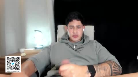 Javi    online show from October 21, 3:51 am