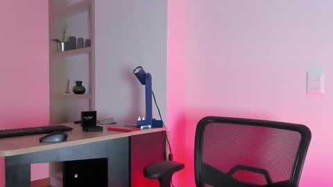 Snapshot of pablo_rincon95 chatting on February 12, 10:56 am pablo rincon95 online show from February 12, 10:56 am