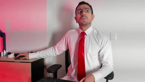 Snapshot of pablo_rincon95 chatting on February 14, 11:10 am pablo rincon95 online show from February 14, 11:10 am