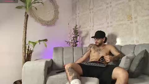 Snapshot of pablo_veleez chatting on July 2, 8:37 pm pablo_veleez online show from July 2, 8:37 pm