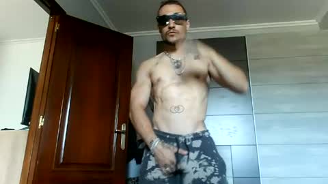Snapshot of pablomller chatting on June 20, 12:30 pm Pablo Mller online show from June 20, 12:30 pm