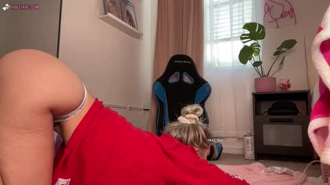 Snapshot of paigepawg chatting on February 18, 2:13 pm PaigePawg online show from February 18, 2:13 pm