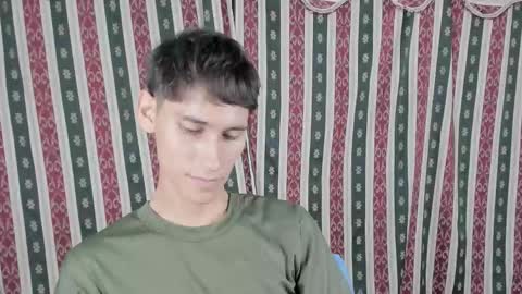 Snapshot of paimon_goetia chatting on March 26, 1:33 am Alexander Grigori online show from March 26, 1:33 am