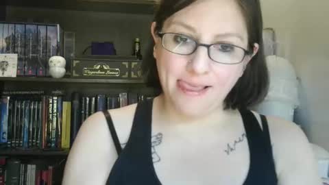 pajamasmilf online show from April 3, 4:10 am