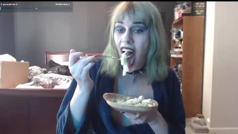 palaceofmalice online show from January 14, 7:32 pm