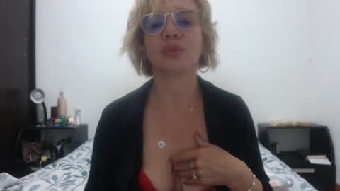 Snapshot of paloma_martin chatting on February 12, 2:35 am paloma online show from February 12, 2:35 am