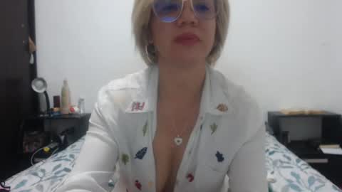 Snapshot of paloma_martin chatting on February 13, 5:26 am paloma online show from February 13, 5:26 am