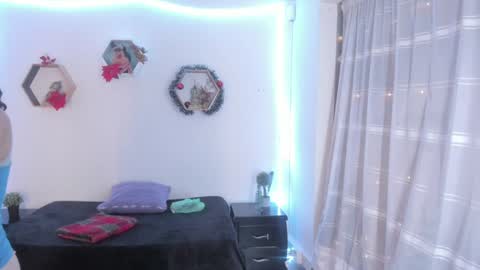 Paloma  online show from December 8, 11:40 pm