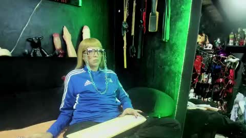 Snapshot of palomawells chatting on December 7, 1:03 am Paloma online show from December 7, 1:03 am