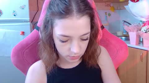 Snapshot of pambeeslyy chatting on March 10, 8:30 am Pam online show from March 10, 8:30 am