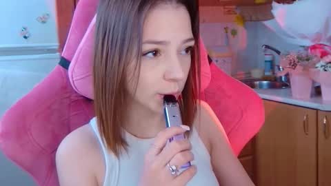 Snapshot of pambeeslyy chatting on March 12, 11:38 am Pam online show from March 12, 11:38 am