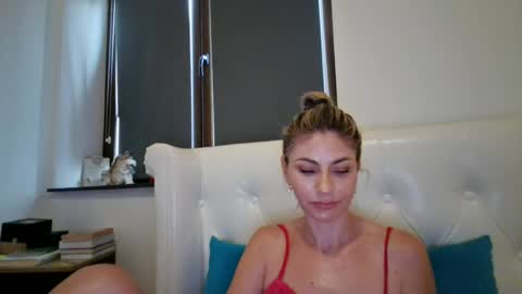 Snapshot of pamela051087 chatting on June 23, 3:10 pm Pamela051087 online show from June 23, 3:10 pm
