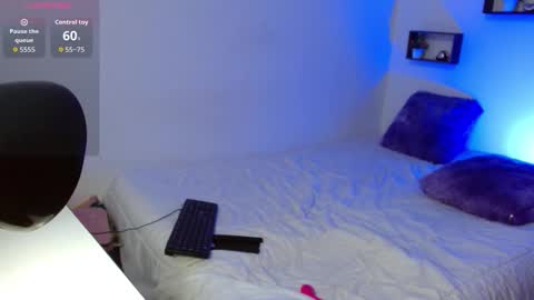 pamela_2863 online show from September 20, 11:50 pm