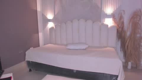 pamela online show from November 28, 8:00 pm