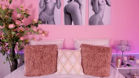 Pamela Duque  online show from September 15, 8:09 pm