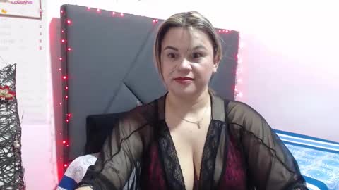 pamela_echeverria online show from December 17, 10:21 am