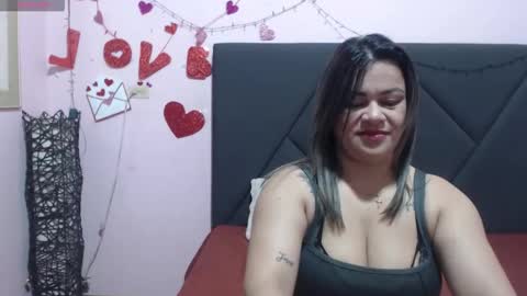 pamela_echeverria online show from April 1, 11:44 am
