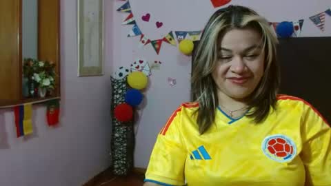 Snapshot of pamela_echeverria chatting on June 27, 12:22 pm pamela_echeverria online show from June 27, 12:22 pm