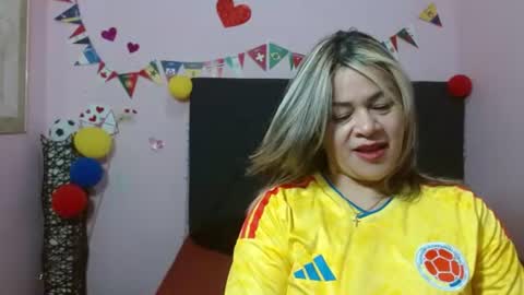 Snapshot of pamela_echeverria chatting on July 3, 10:54 am pamela_echeverria online show from July 3, 10:54 am