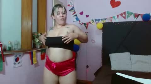 Snapshot of pamela_echeverria chatting on July 6, 3:03 pm pamela_echeverria online show from July 6, 3:03 pm