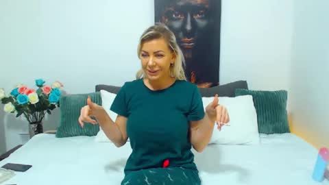 Snapshot of pamela_issy chatting on January 5, 10:10 am PAMEL ISSY online show from January 5, 10:10 am