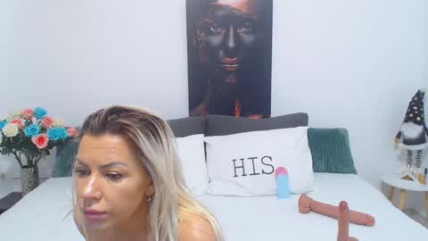 Snapshot of pamela_issy chatting on February 2, 9:40 am PAMEL ISSY online show from February 2, 9:40 am