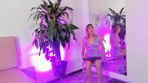Snapshot of pamela_skinnysexy chatting on January 18, 1:04 pm Pamela online show from January 18, 1:04 pm