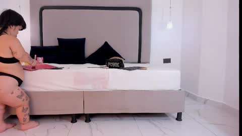 pamelabonnet_mml online show from April 13, 7:52 pm