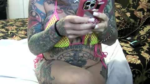 PAMELA GUNNS online show from December 17, 7:26 pm