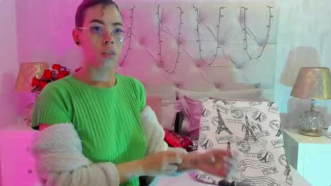 TELL ME PAMELLA AND GIVE ME A GOOD GRADE ITS IMPORTANT online show from September 22, 12:18 pm