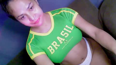 Snapshot of pamelatemptress chatting on February 25, 10:14 am i babe online show from February 25, 10:14 am