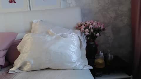 Pamella online show from December 14, 9:25 am