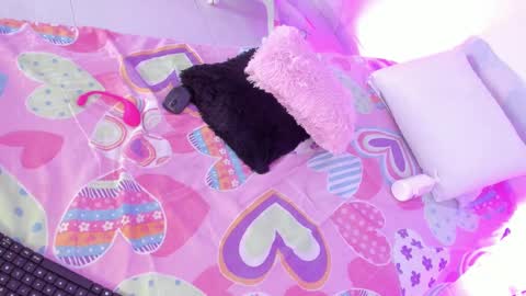 Pammela Smith online show from December 7, 2:42 am