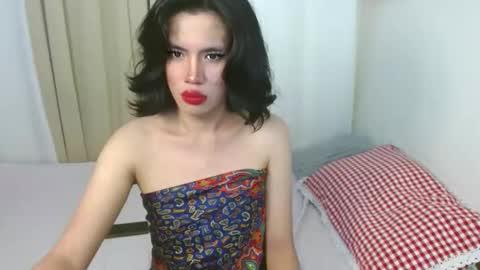 Snapshot of pandabear97504 chatting on May 8, 10:37 pm Miss Kate HATECHEAPGUYS online show from May 8, 10:37 pm