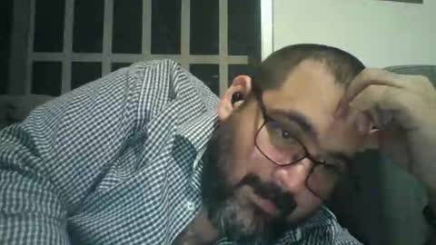 Snapshot of pandaguiar77 chatting on April 16, 6:25 am pandaguiar77 online show from April 16, 6:25 am