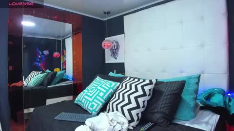 ---Pandora--- online show from December 30, 7:00 pm